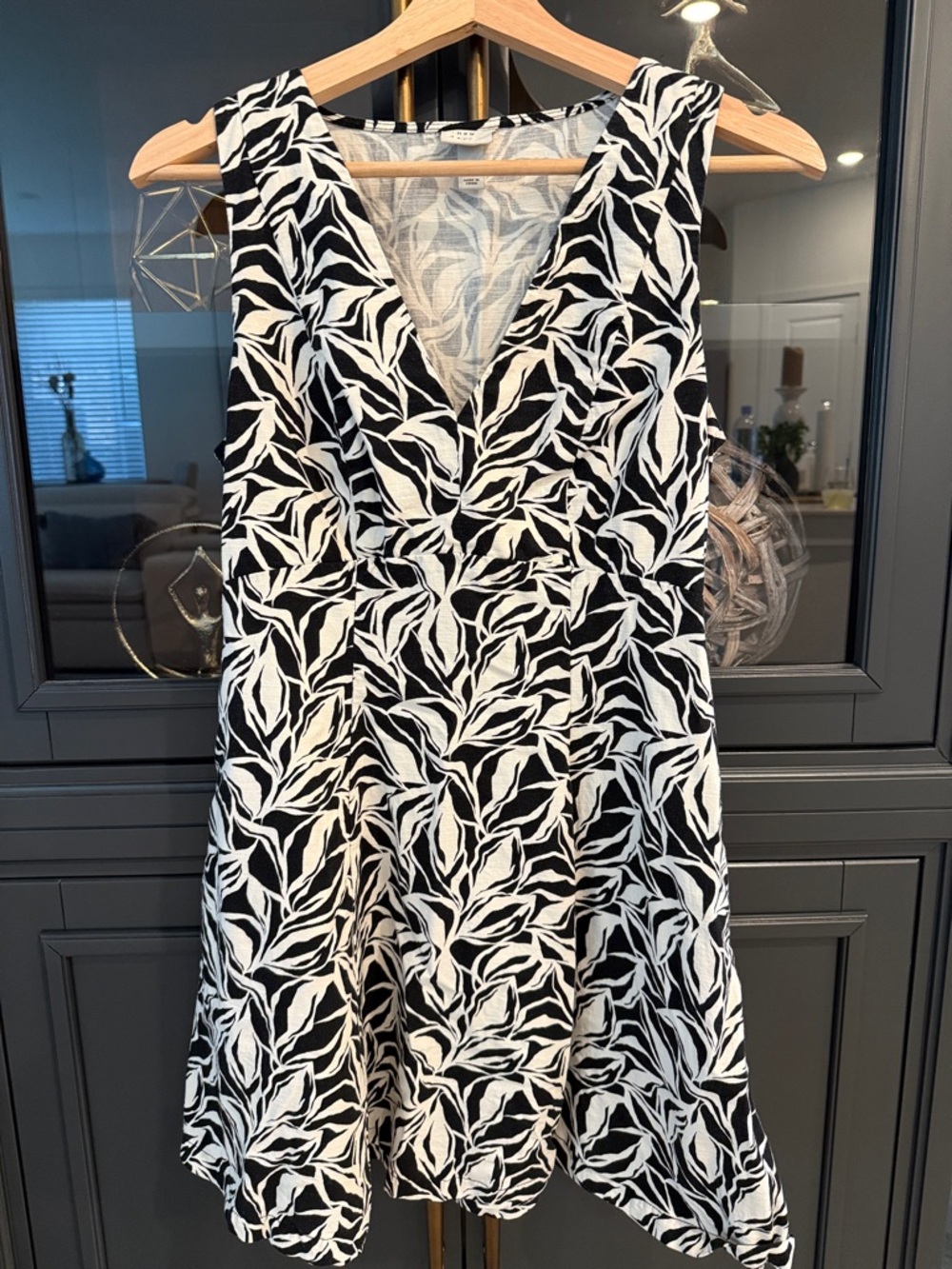 a new day Black and Cream Leaf-Print V-Neck Dress